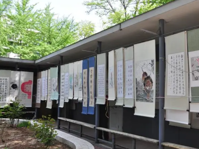 宝丰中学举办师生诗词书画展