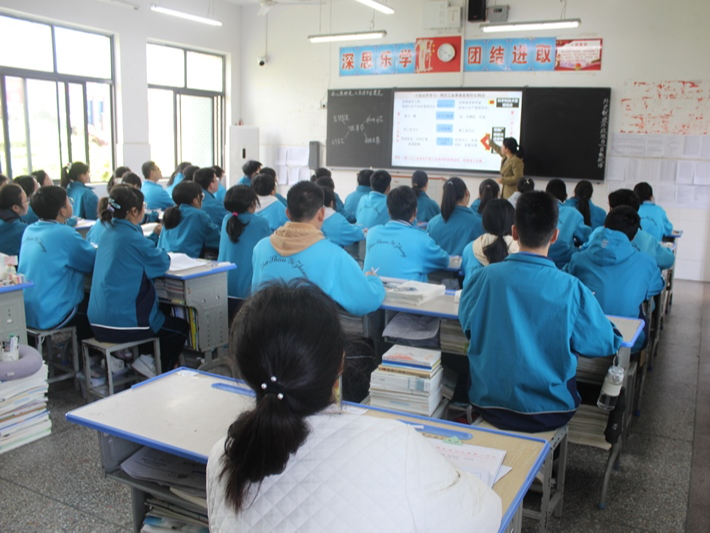 竹山一中与丹江口一中交流互促进 互鉴共发展