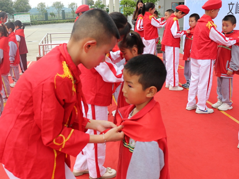 文峰乡中心小学举办庆“六一”文艺汇演