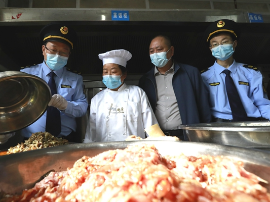 秦古市场监管所多举措护航校园食品安全