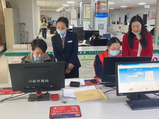 县行政审批局：高效审批  为民解忧