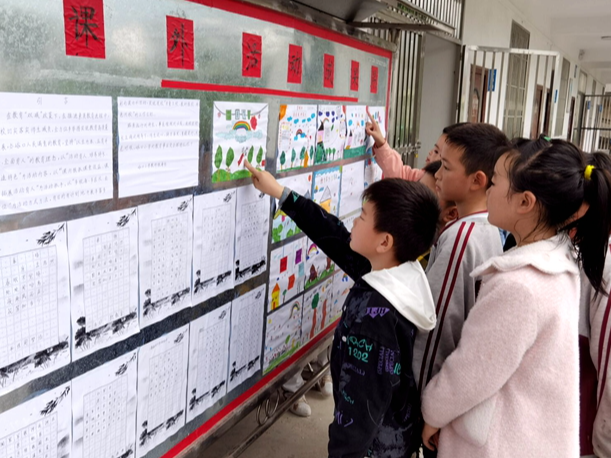 上庸镇峪口小学：依托课外活动阵地  打造留守学生乐园