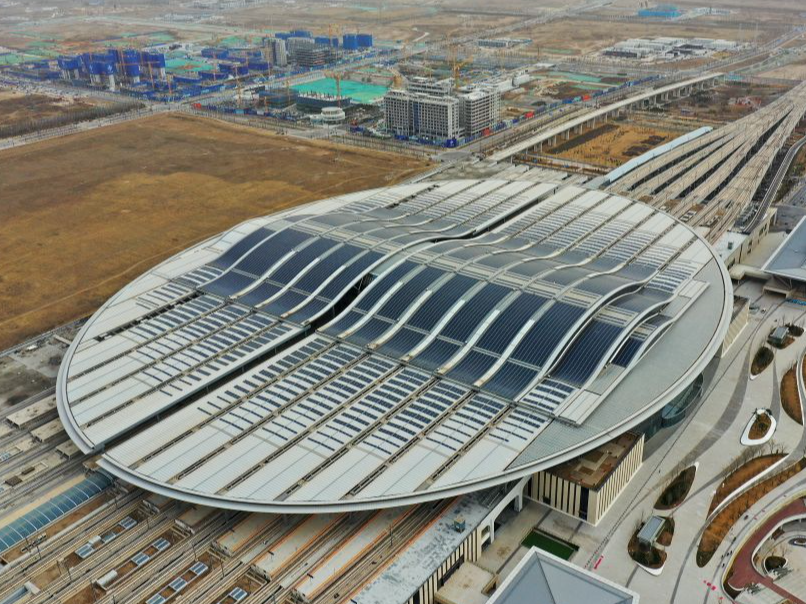 沿着总书记的足迹·新闻多一点｜感受雄安站的科技范儿