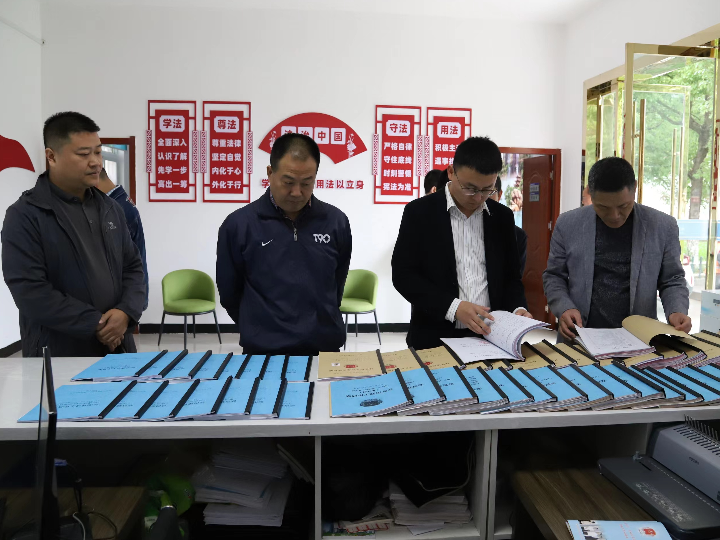 荆州市司法局来我县考察学习社区矫正规范化建设工作