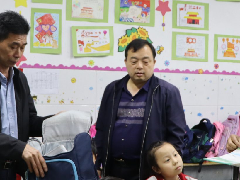 溢水小学：开展教辅材料排查清理工作