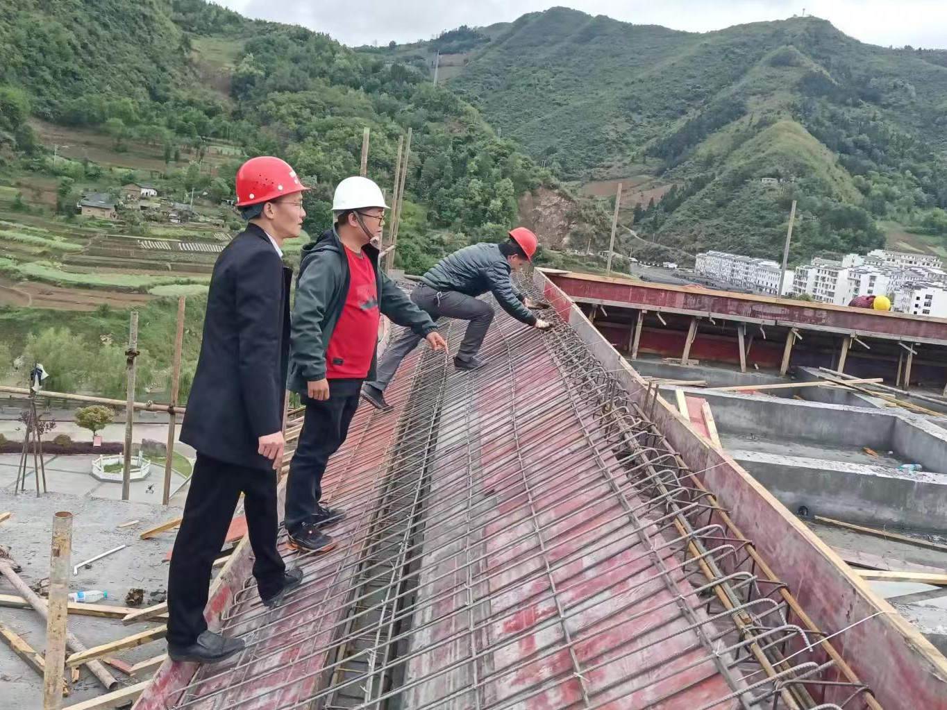 官渡镇：守好在建工程安全红线