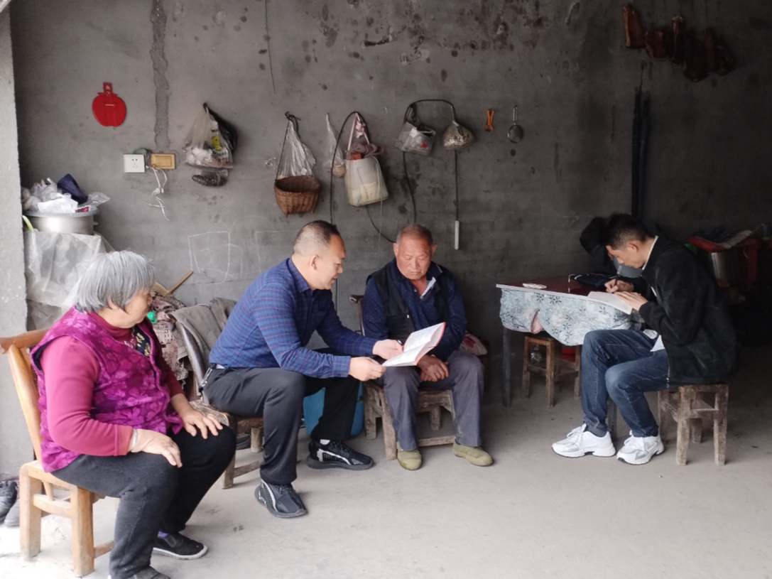 官渡镇：做好“访听”结合  夯实“十星”基础