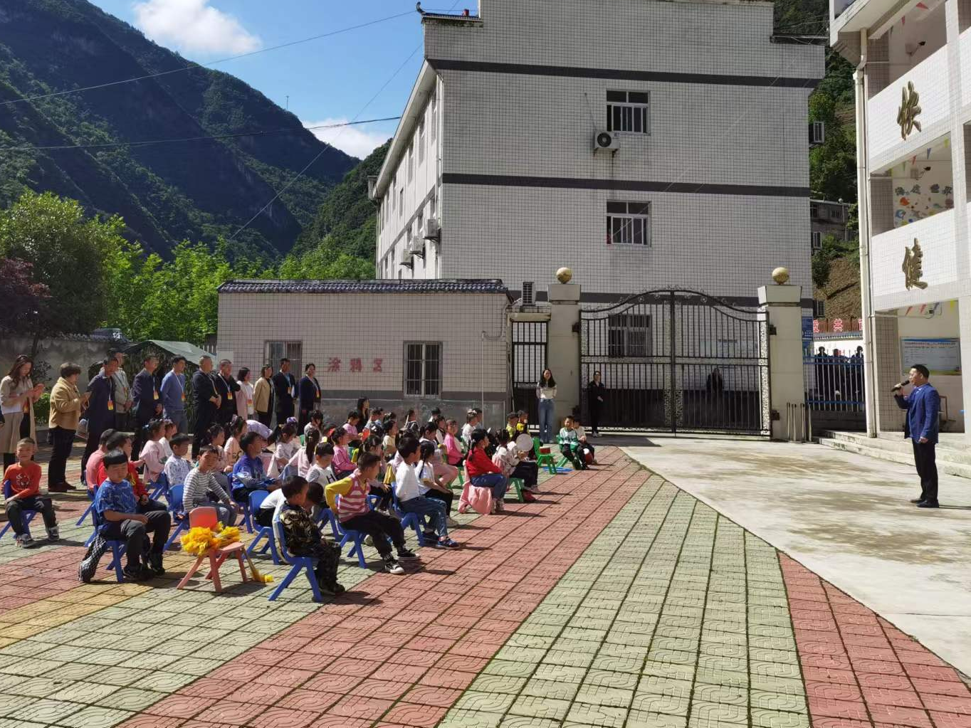 公祖幼儿园：人大代表进校园  心系幼教促发展