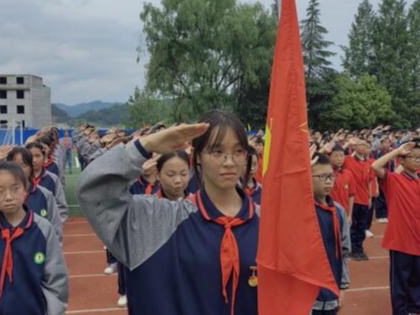 溢水中学举行“红领巾奖章”一星章颁章仪式