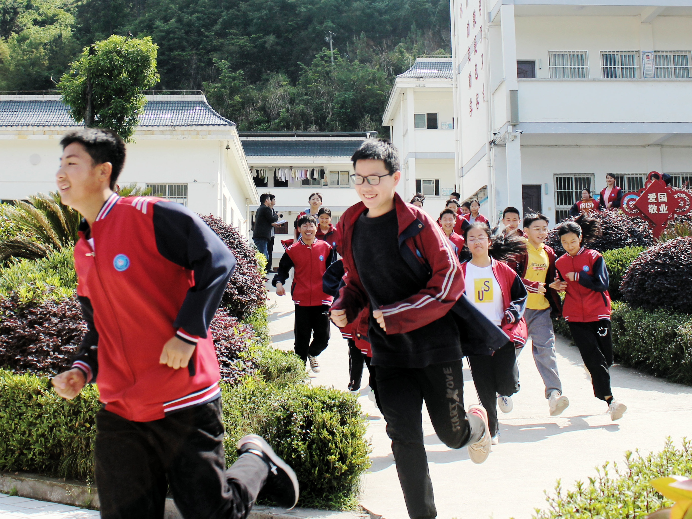 深河乡各学校积极开展“防灾减灾日”活动