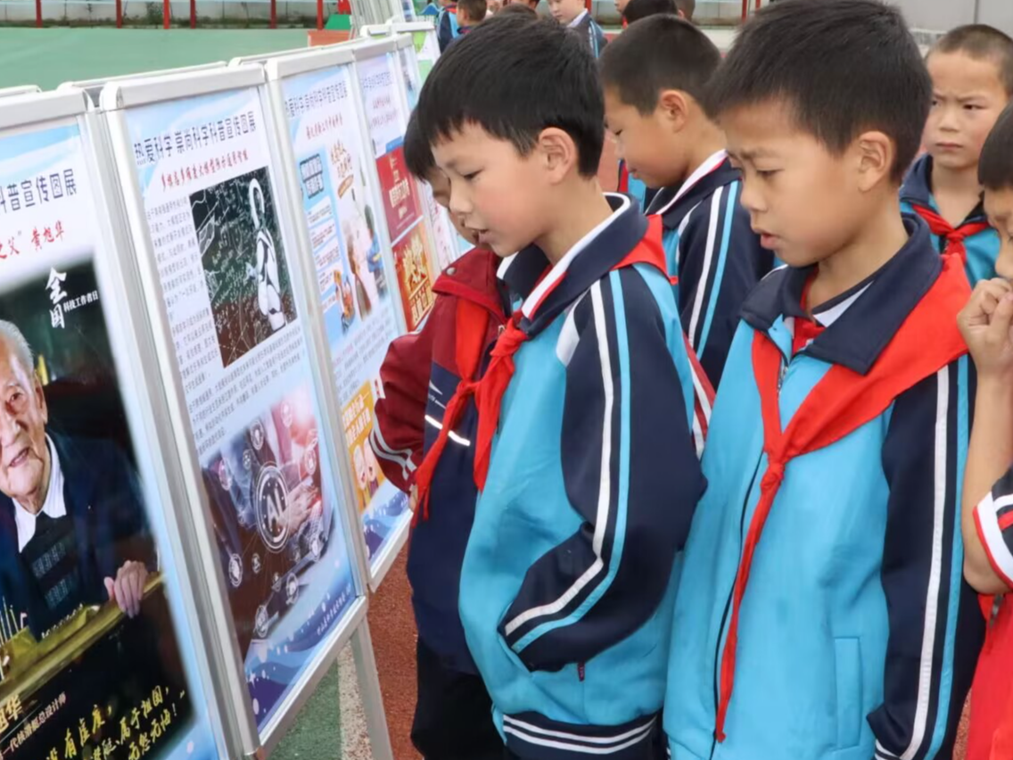 “科普进校园”走进溢水小学