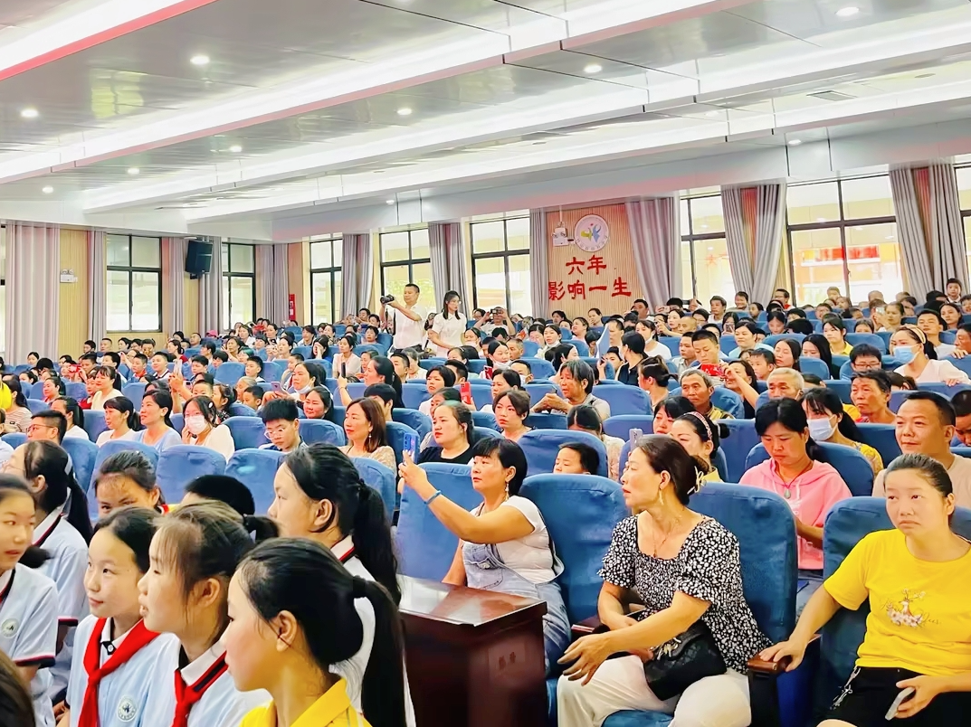 恒升小学举行2023届毕业典礼