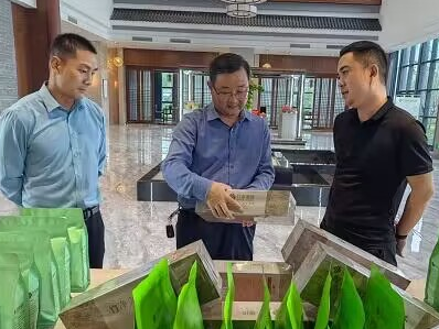 县公共检验检测中心：走访企业解难题助发展