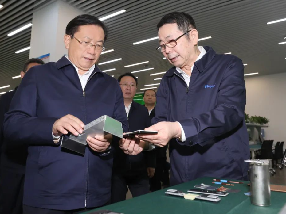 王忠林在武汉调研光电子信息产业发展强调 持续巩固提升“独树一帜”领先地位 为推动光电子信息产业加快发展作出更大贡献