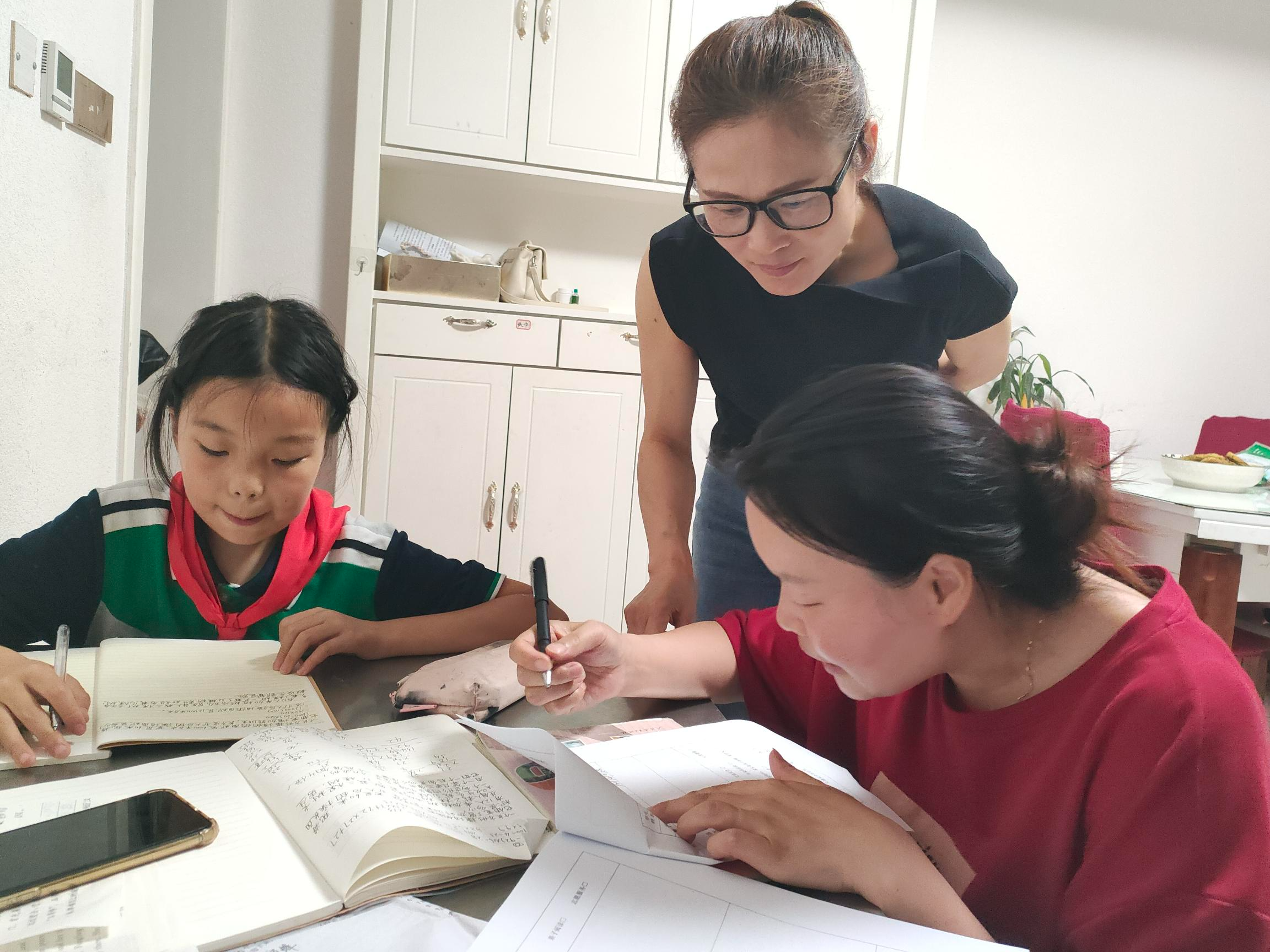 县第二实验小学开展假前家访活动