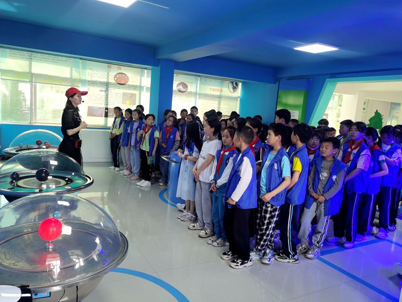 竹山县擂鼓镇小学积极参加校外教育暨研学实践活动