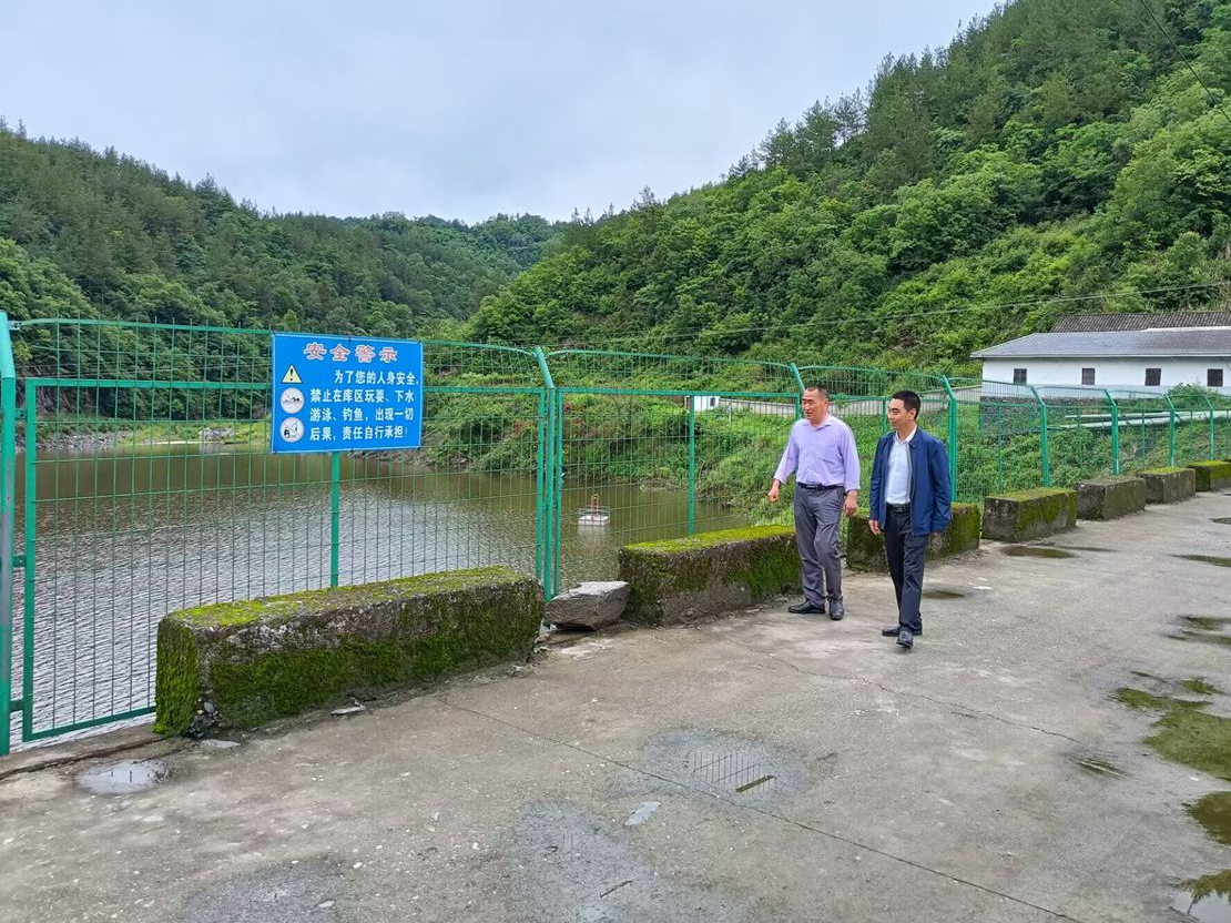 秦古镇中心学校：落实落细防汛责任