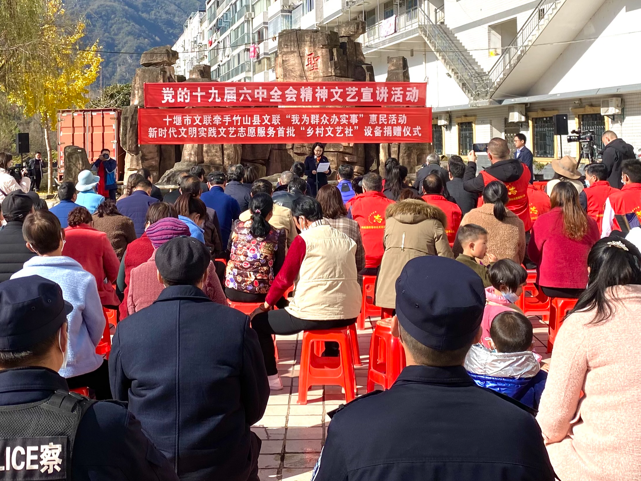 文明實踐“花香遍地”產(chǎn)業(yè)發(fā)展“富民興村”