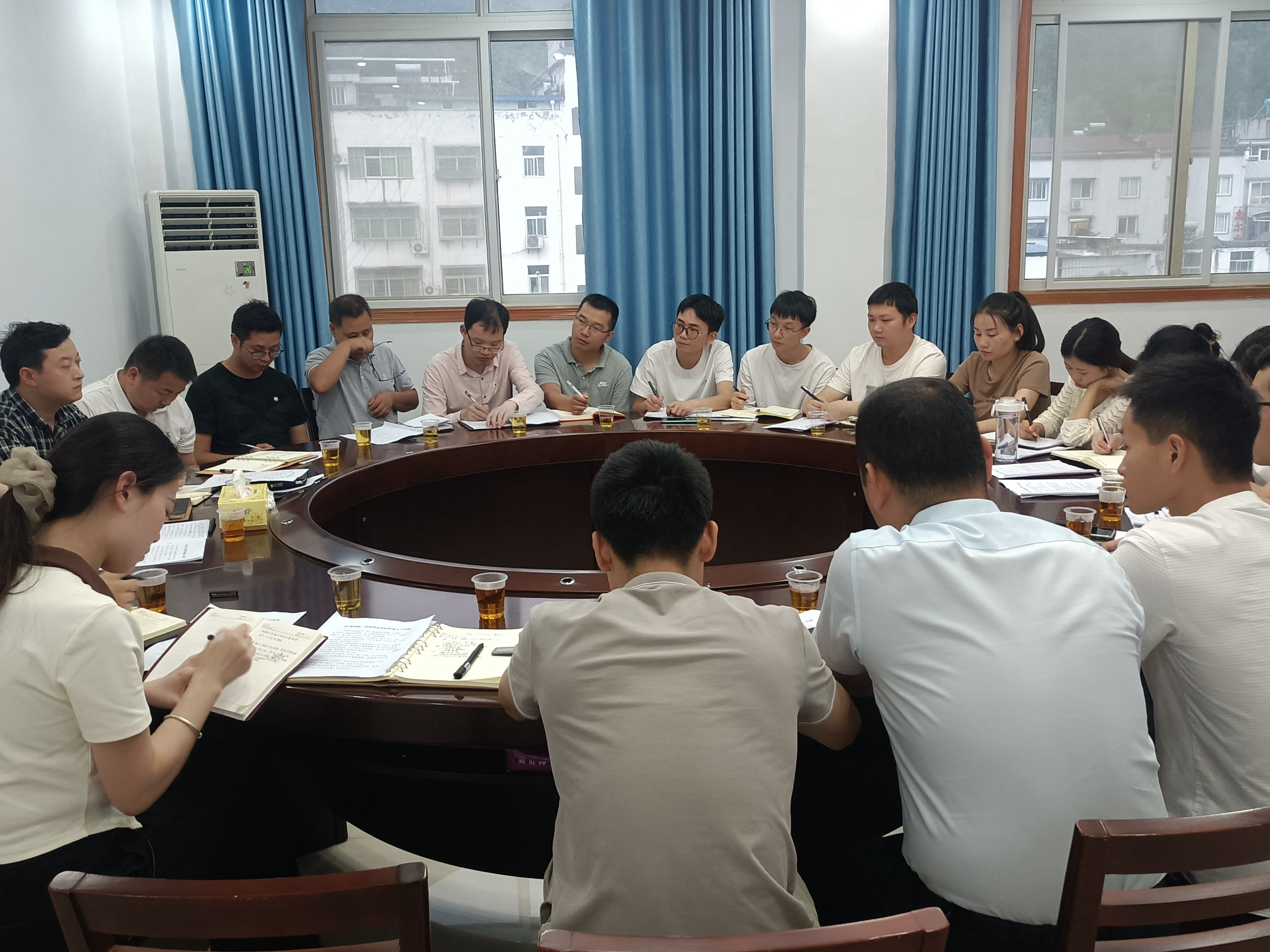 得胜镇开展机关年轻干部座谈会