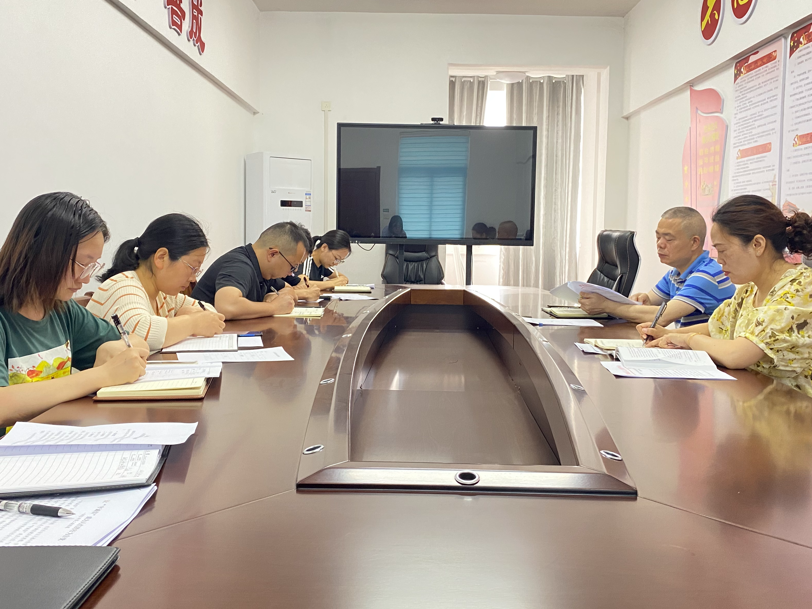 县人才服务中心开展写作专题学习活动