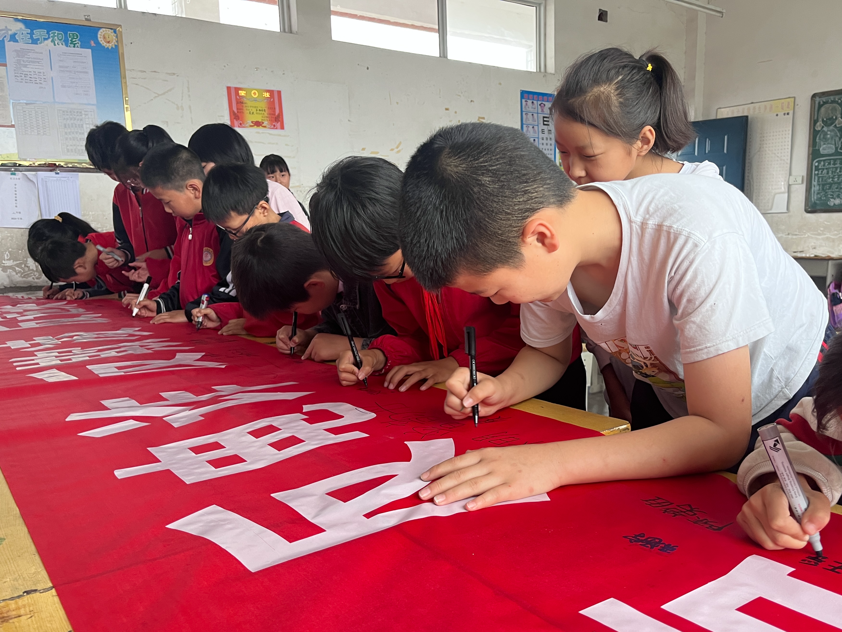 红卫小学：人人讲安全  个个会应急