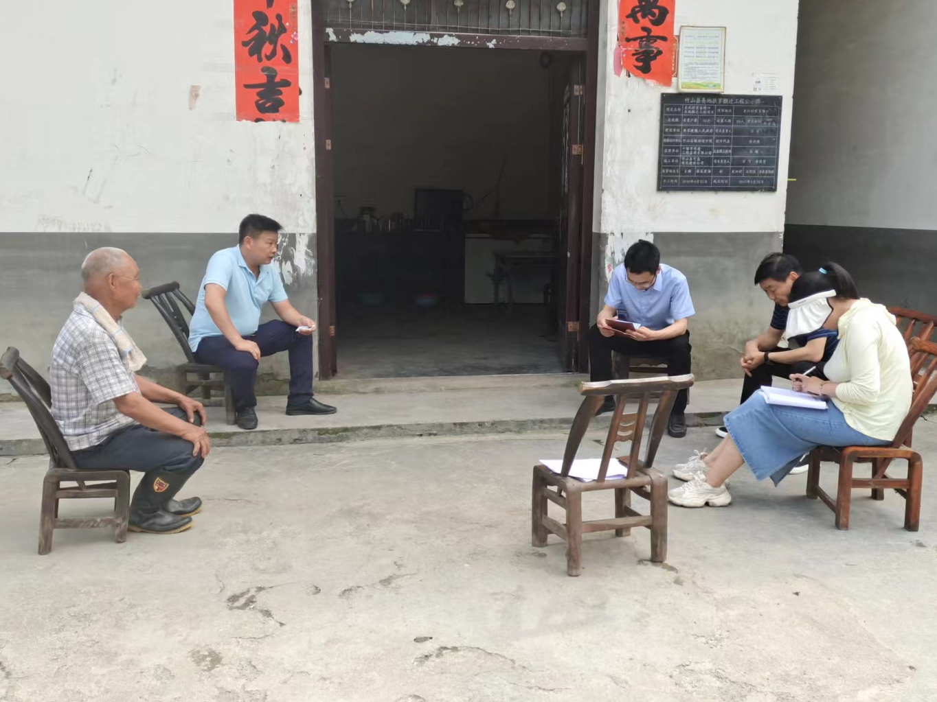 县民政局开展社会救助对象年度复核入户抽查