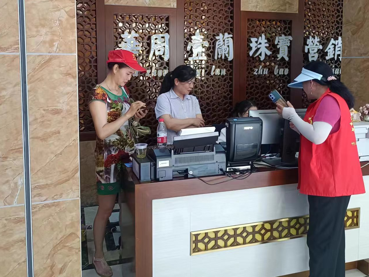 城关镇：走访企业问需求 聚焦服务助发展