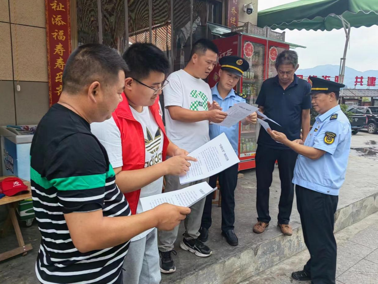 上庸镇：常态化开展扫黄打非宣传活动
