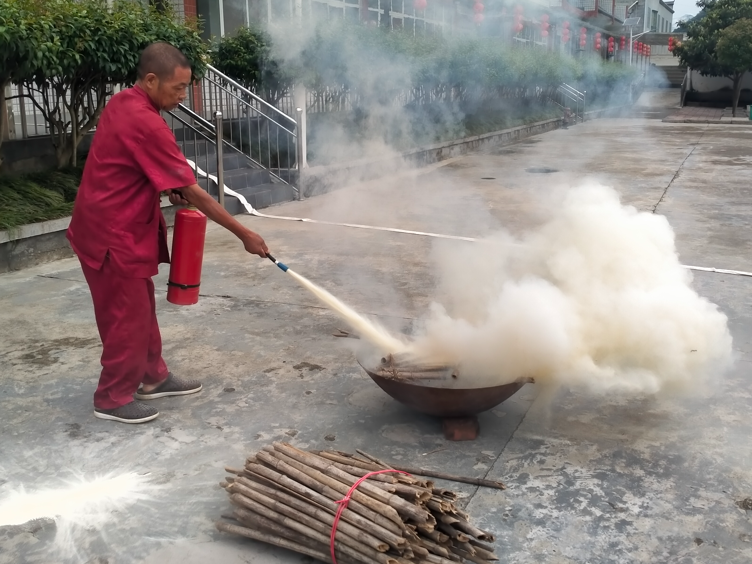 麻家渡镇：开展消防演练 筑牢防火安全墙