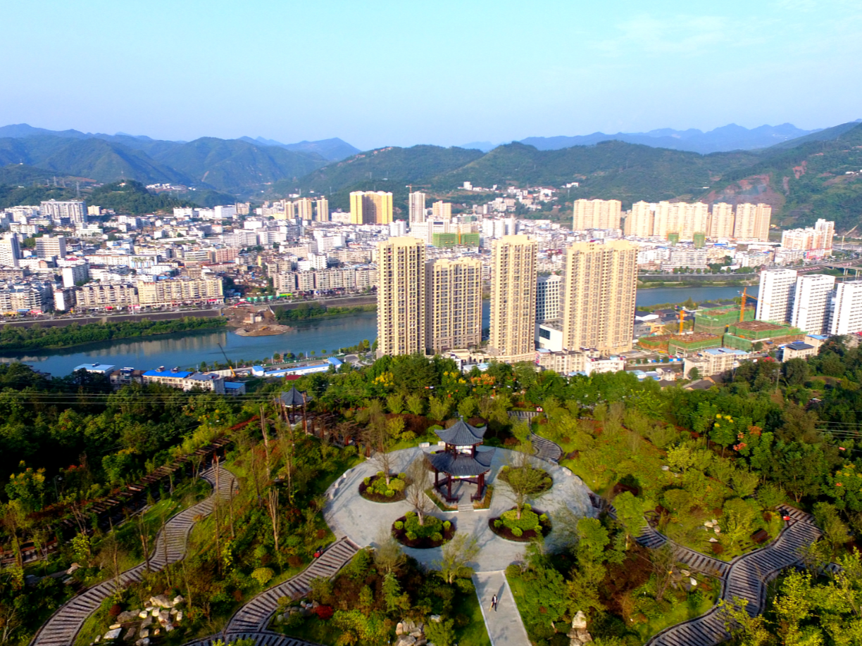 陈建平主持召开县四大家领导联席会议