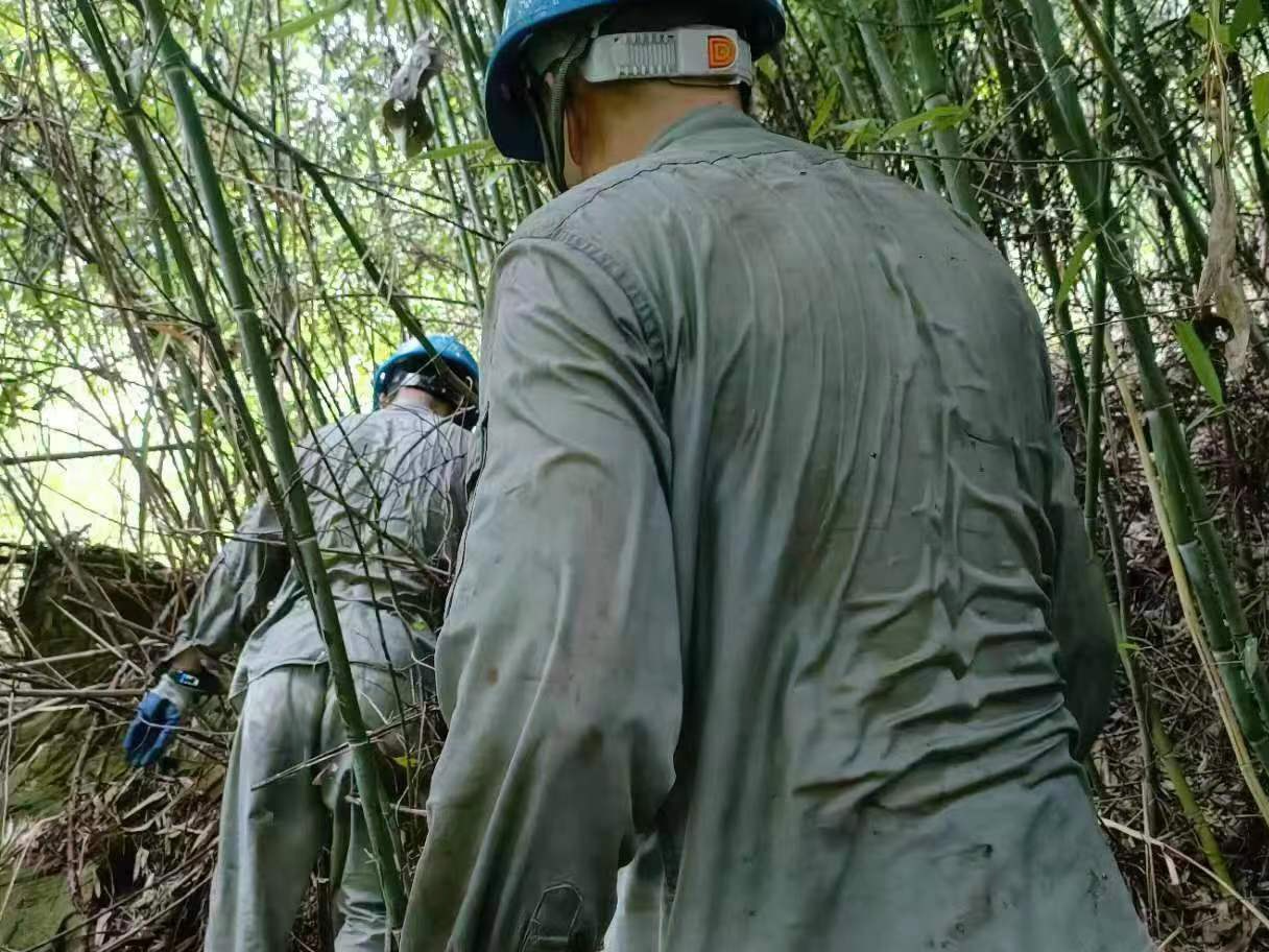 竹山縣供電公司：暴雨搶修不停歇 爭(zhēng)分奪秒送光明