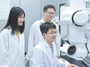 在原子世界“组装”新材料