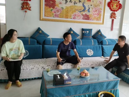 竹山二中开展“千名教师访万家”大走访活动