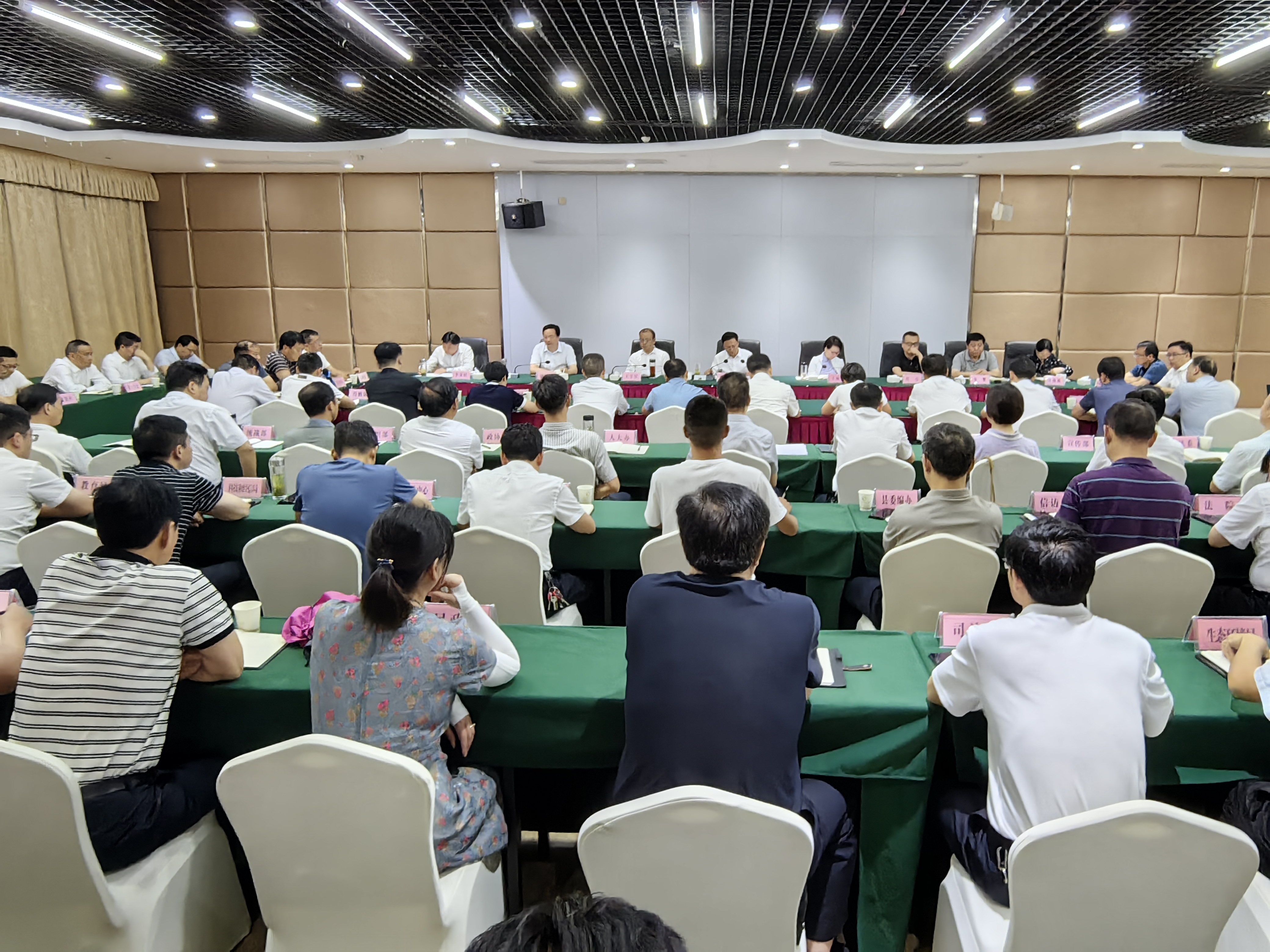 我县开展乡镇文明创建“双月”拉练活动