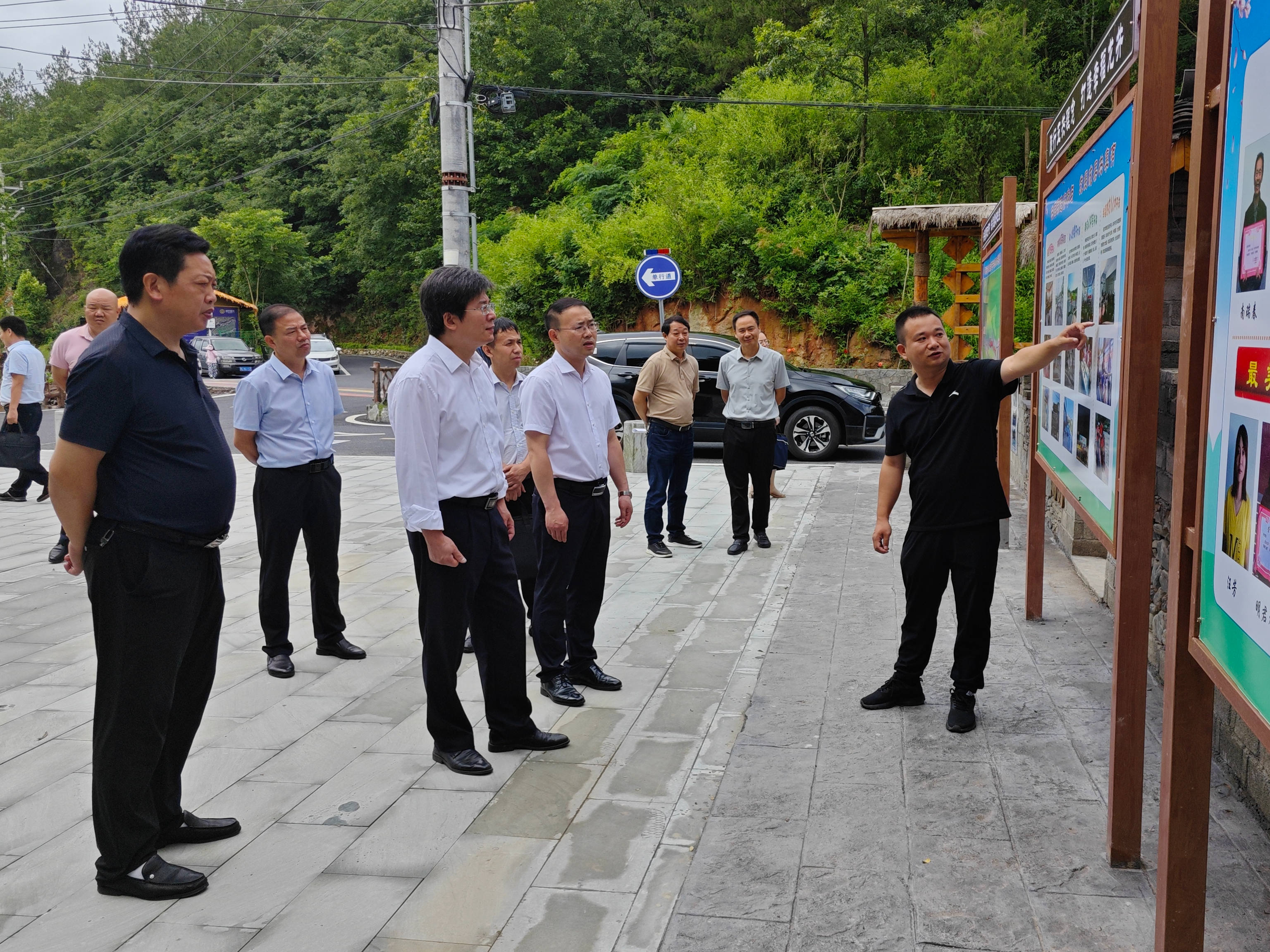 民盟十堰市委調(diào)研我縣漢江生態(tài)環(huán)保民主監(jiān)督情況