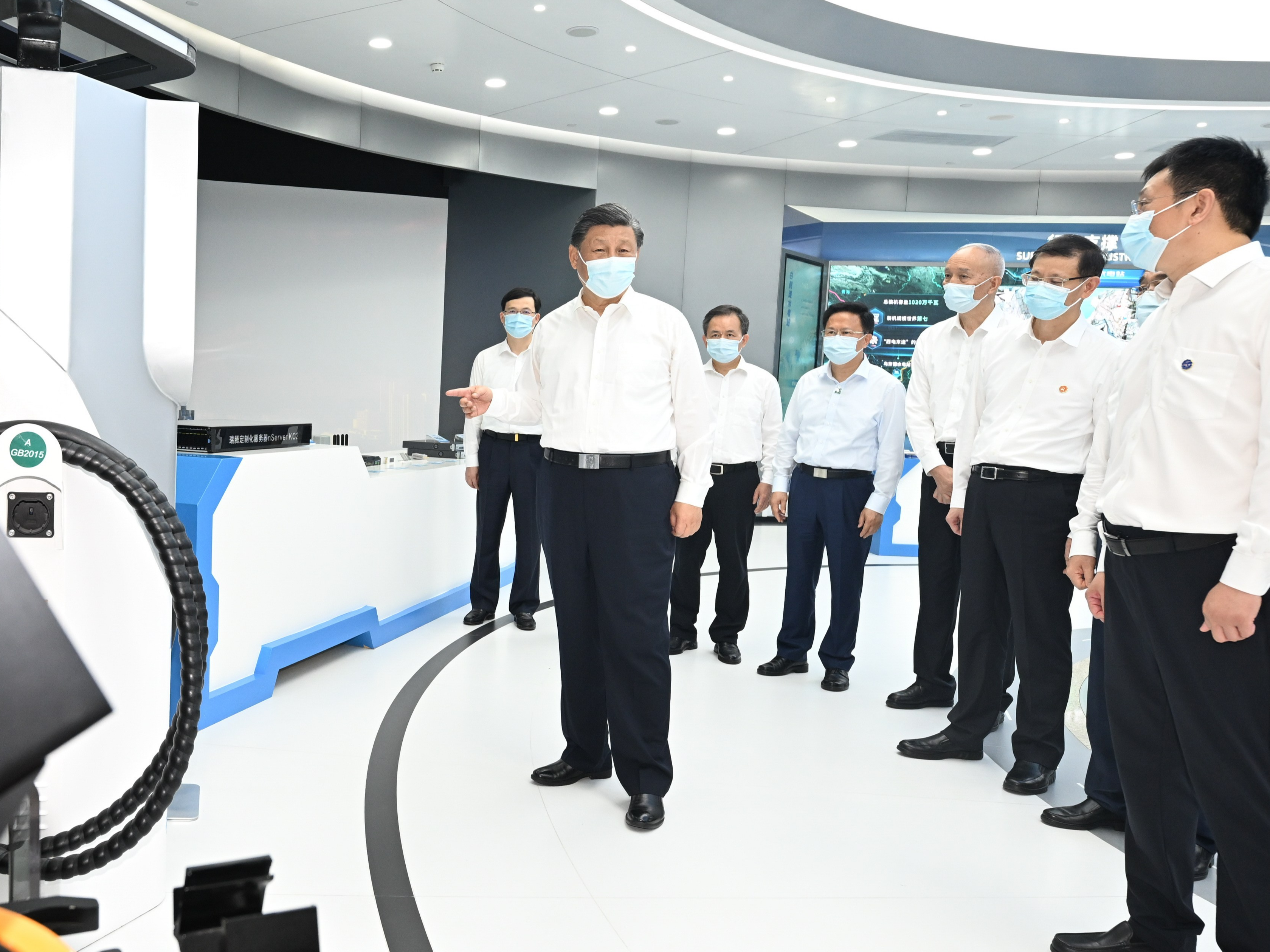 一见·从全国两会现场到科技创新一线，总书记始终关心这条“必由之路”