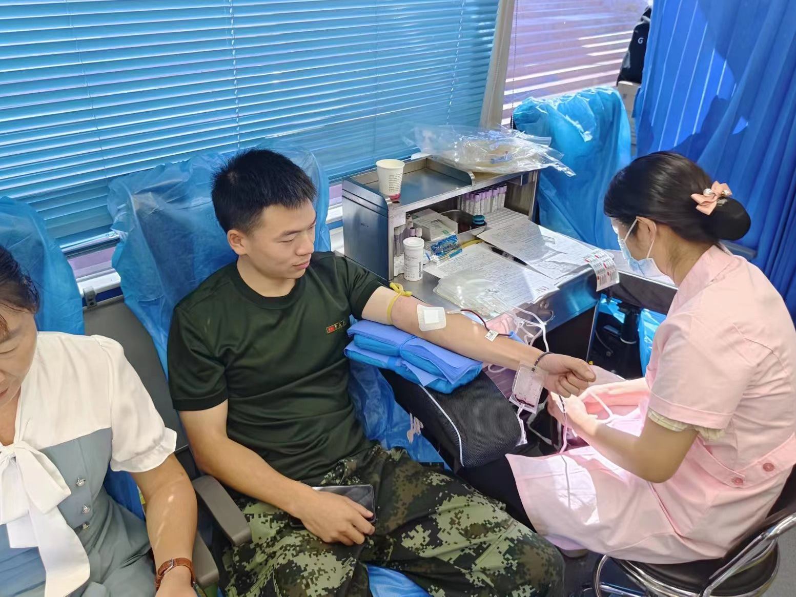 深河乡：枯草清水浇，滴血润新生