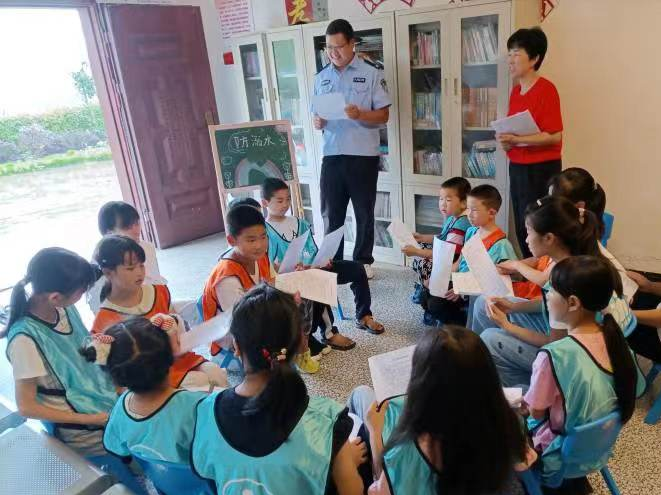 文峰鄉：防溺水宣傳走進“童伴之家”