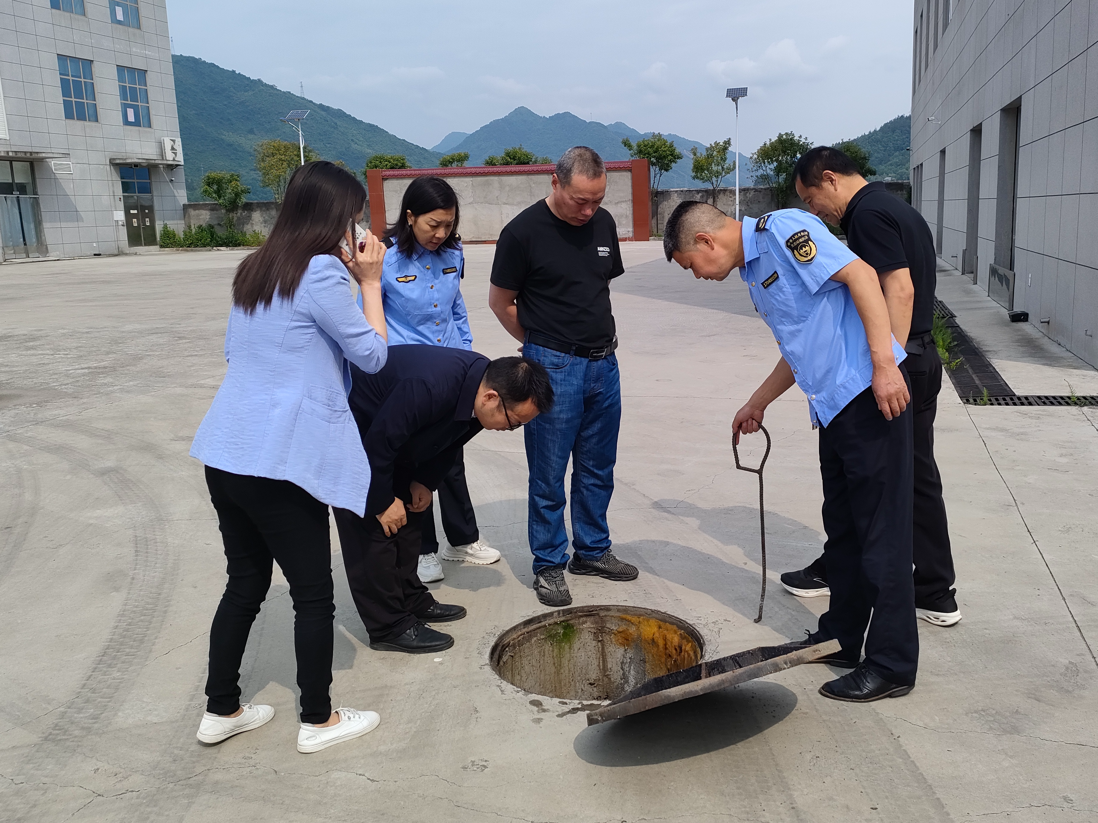 县生态环境局：开展专项严打 守护一方碧水蓝天