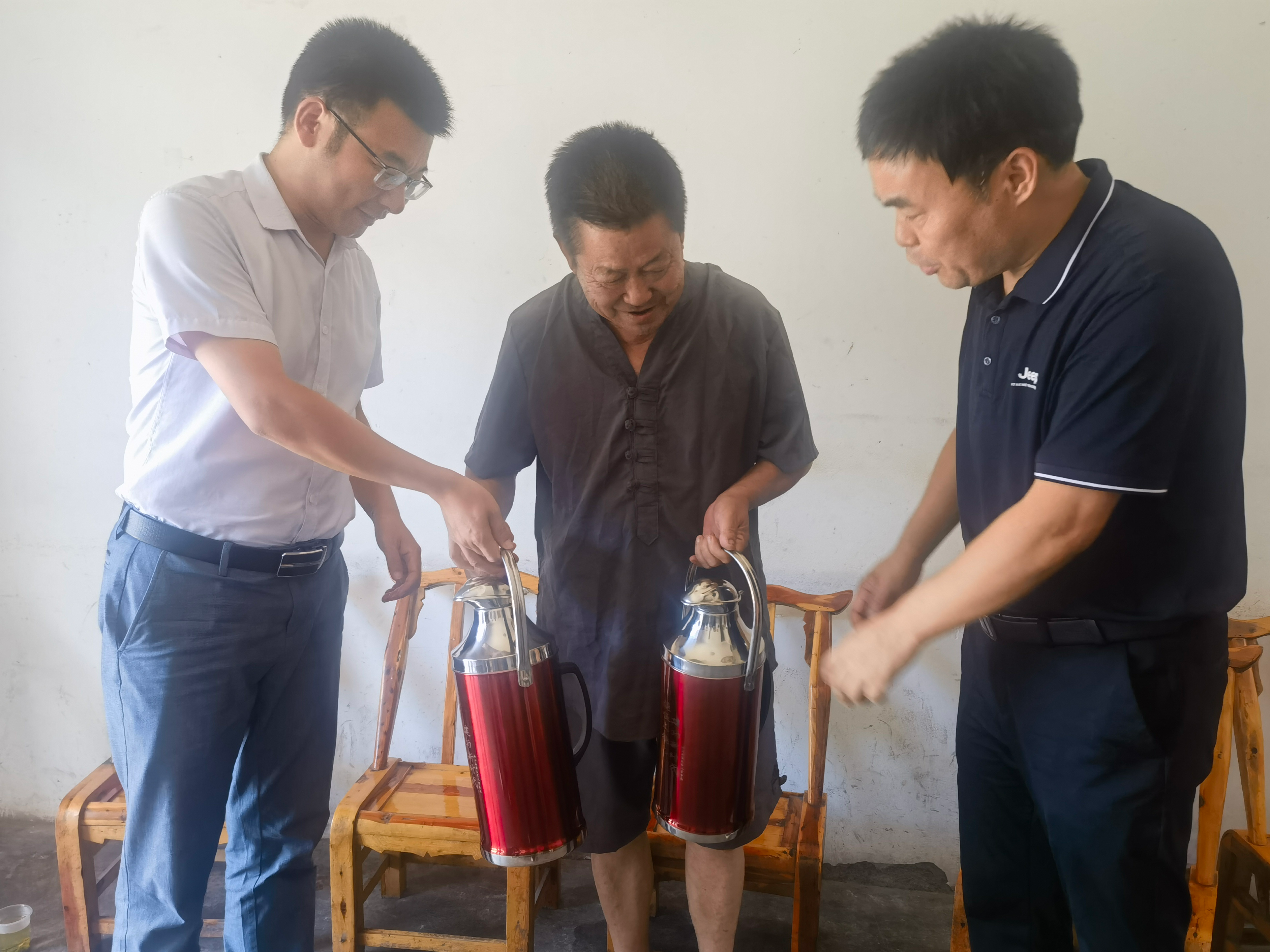 县退役军人事务局走访慰问优抚对象