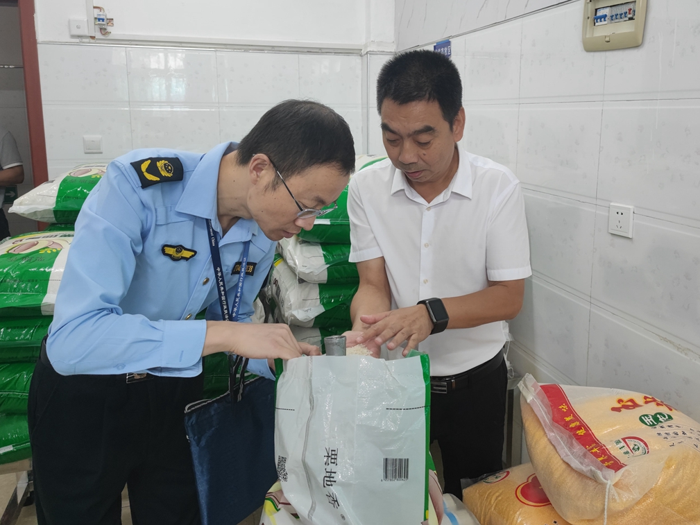 秦古镇：部门联动 护航开学