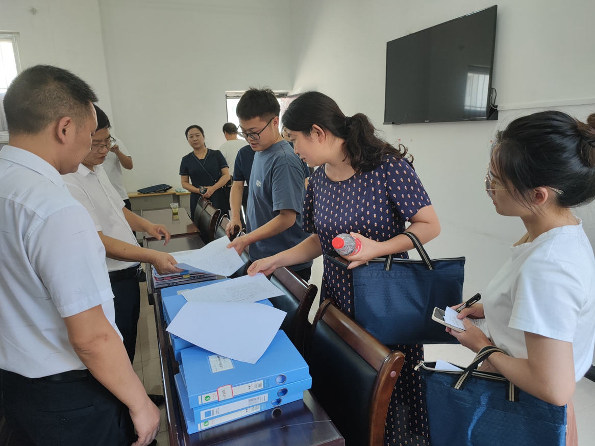 市教育局深入秦古镇检查指导开学工作