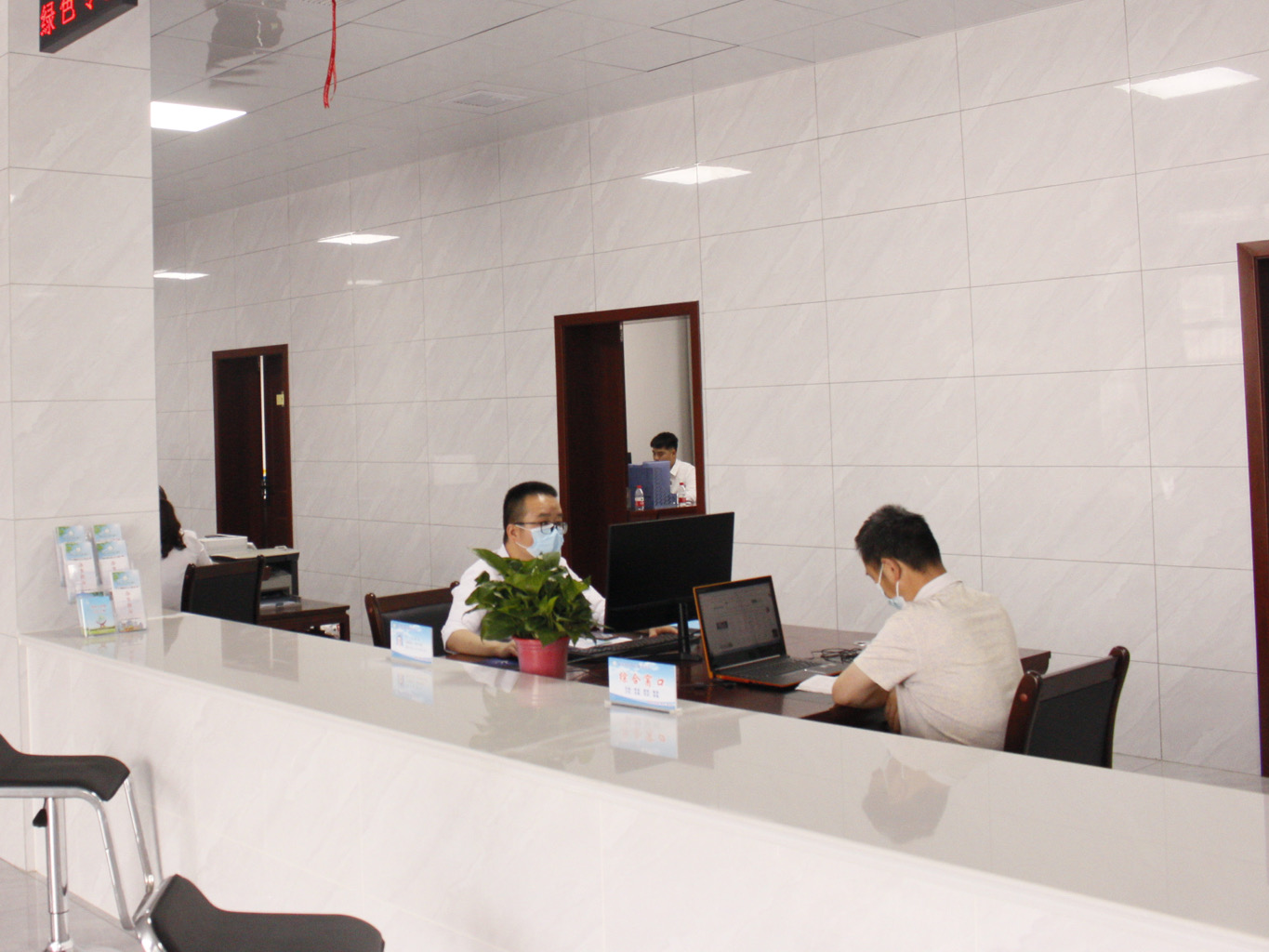 麻家渡镇：“小窗口”解决“大民生”