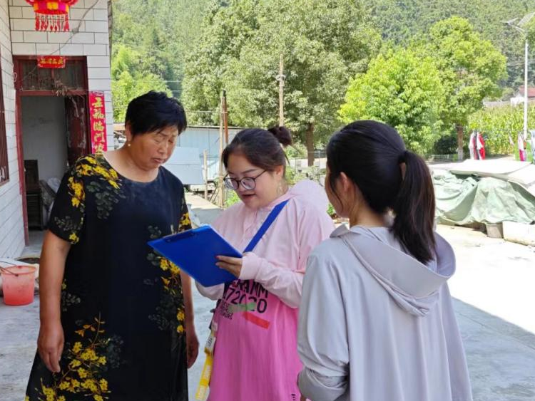 文峰乡：计生奖特扶 惠民落实处