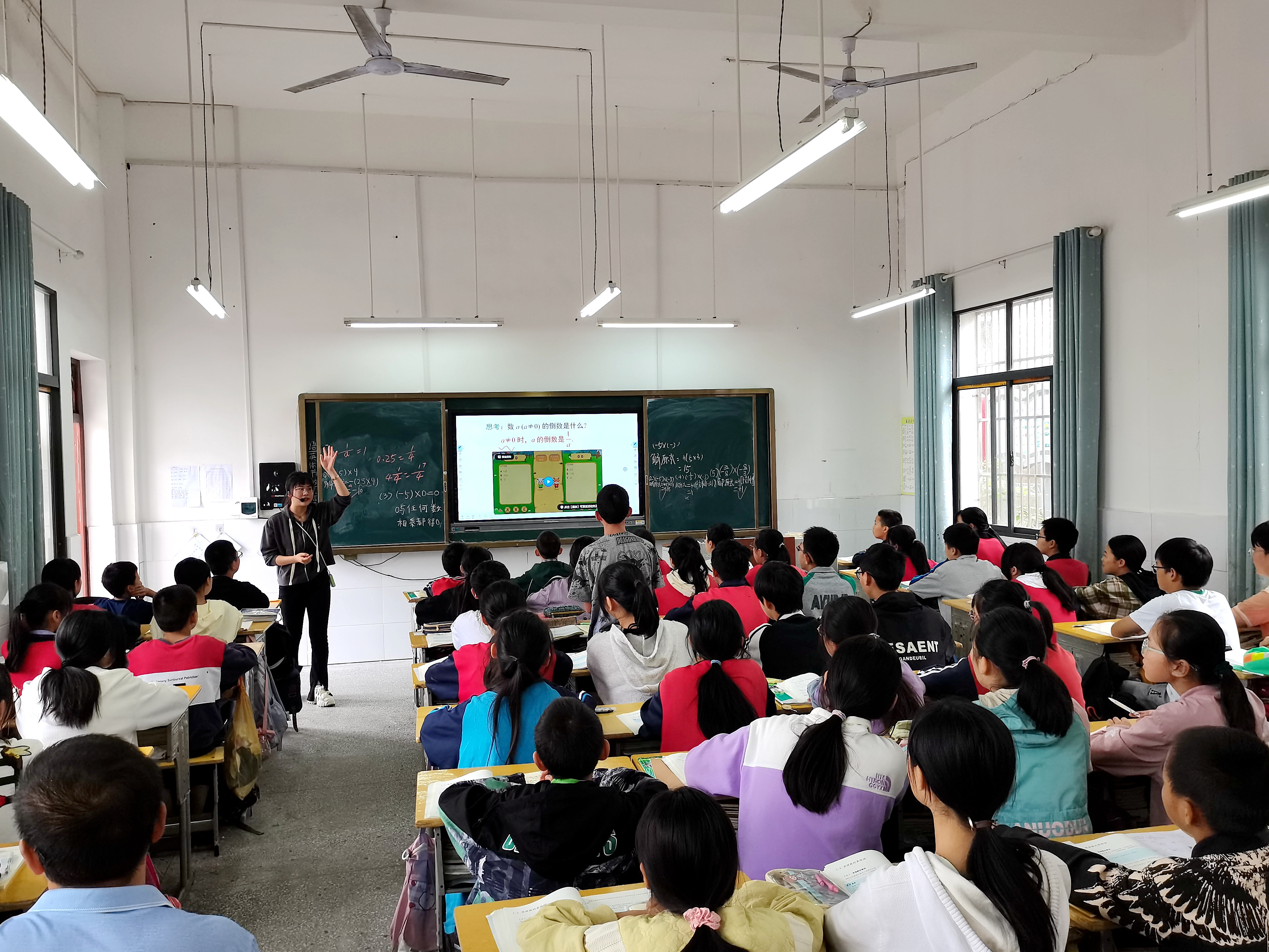 宝丰中学：新教师课堂展风采　“首秀课”精彩纷呈