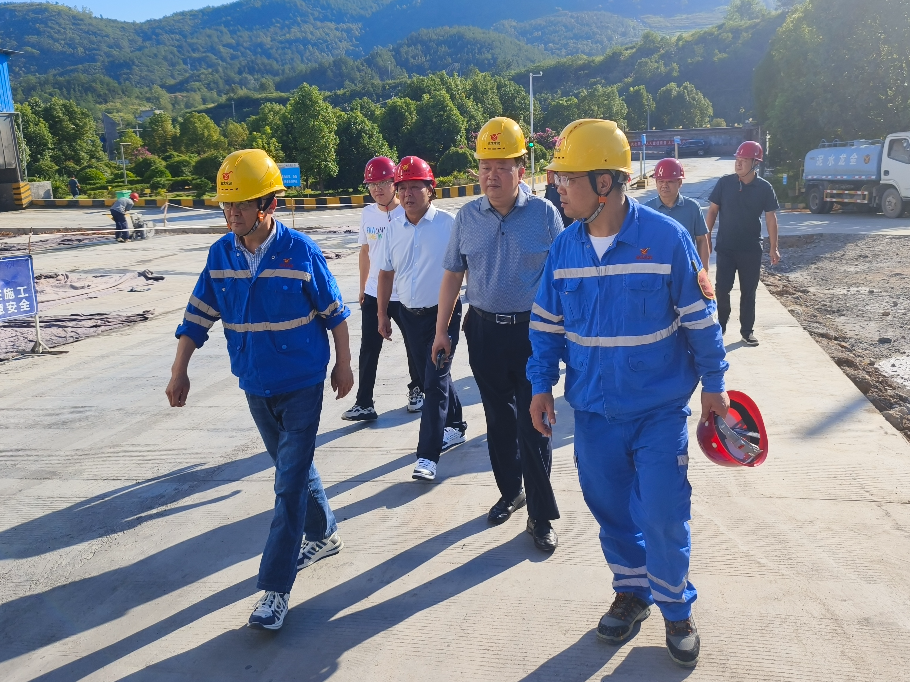 县住建局：观摩交流拓思路 群策群力谋发展