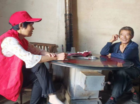 秦古鎮走訪慰問計生特扶家庭