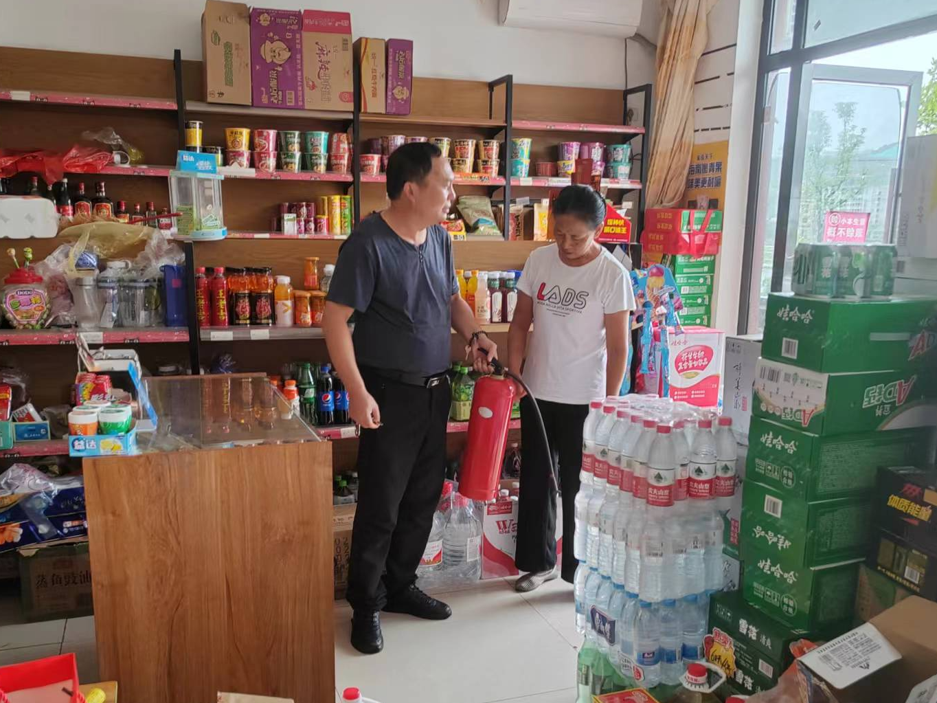 潘口乡开展隐患整改回头看  确保“九小场所”安全运营