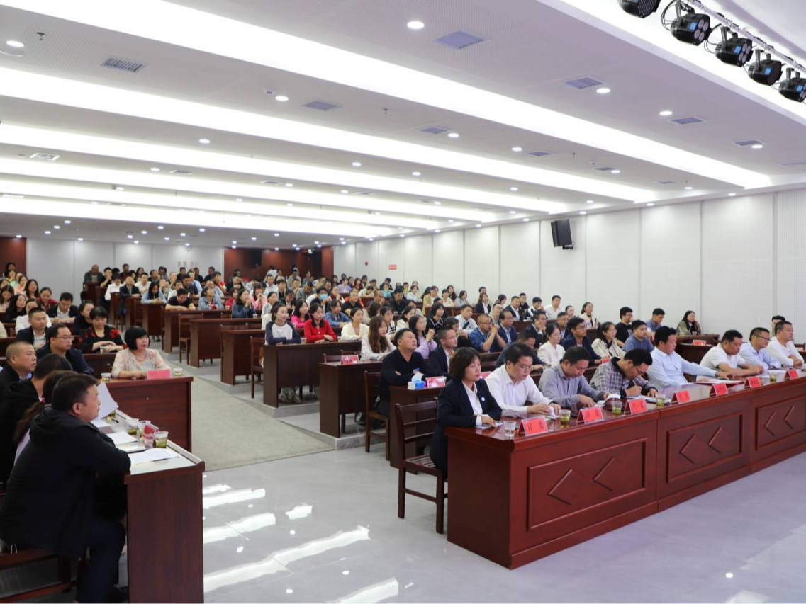 宝丰镇举办“奋进新时代、筑梦在基层”暨庆“十一”演讲比赛