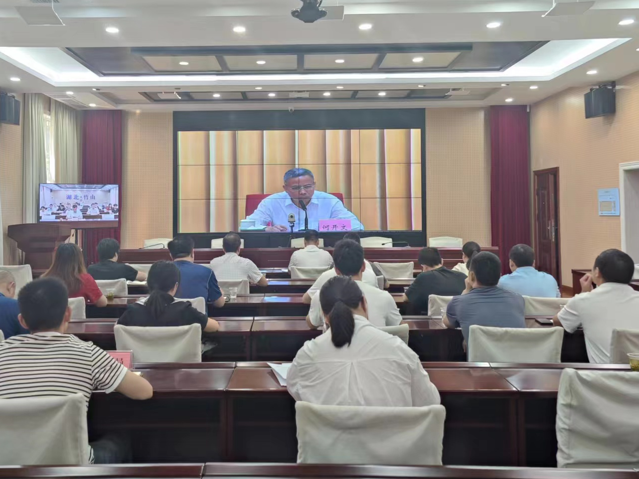 我县部署秋冬日大气污染防治工作